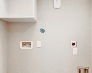 2403 Thorney Court - Photo Thumbnail 7