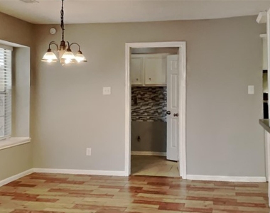8427 Burwood Park Drive - Photo Thumbnail 5