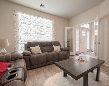 20607 Enrique Drive - Photo Thumbnail 5