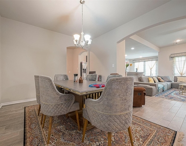 20607 Enrique Drive - Photo Thumbnail 7