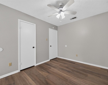 2403 Autumn Springs Lane - Photo Thumbnail 27
