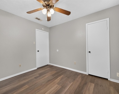 2403 Autumn Springs Lane - Photo Thumbnail 23