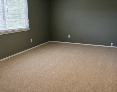 10518 Quail Ridge Lane - Photo Thumbnail 14