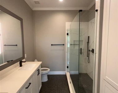 1423 Holly Street - Photo Thumbnail 8