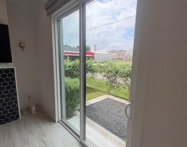 1423 Holly Street - Photo Thumbnail 2
