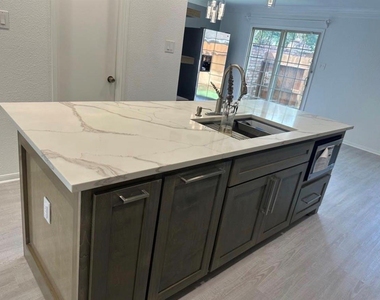 14401 Misty Meadow Ln - Photo Thumbnail 5