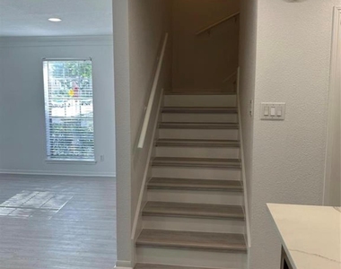 14401 Misty Meadow Ln - Photo Thumbnail 11