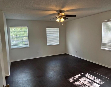 14401 Misty Meadow Ln - Photo Thumbnail 12