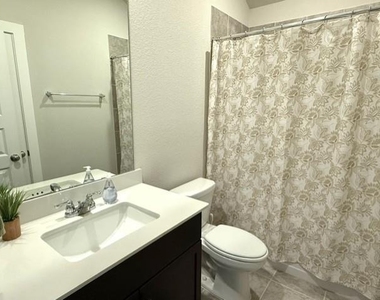 1403 Cascade Hills Drive - Photo Thumbnail 10