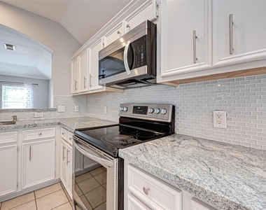 7306 Autumn Aspen Ln - Photo Thumbnail 11