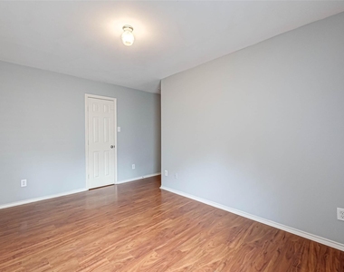 7306 Autumn Aspen Ln - Photo Thumbnail 8