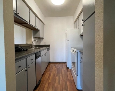 3055 Walnut Bend Lane - Photo Thumbnail 13