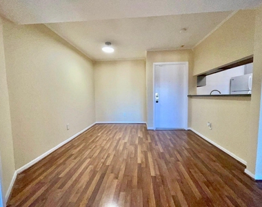 3055 Walnut Bend Lane - Photo Thumbnail 12
