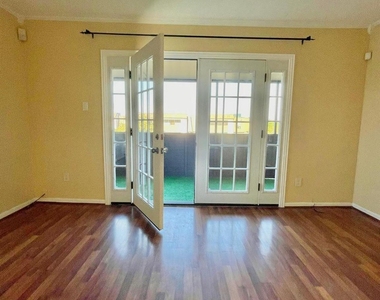 3055 Walnut Bend Lane - Photo Thumbnail 11