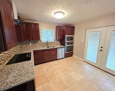 22543 Market Square Lane - Photo Thumbnail 6