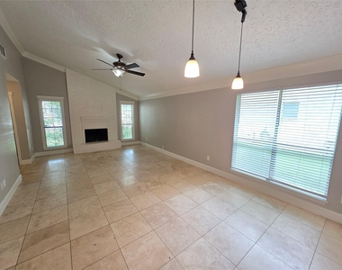 22543 Market Square Lane - Photo Thumbnail 5