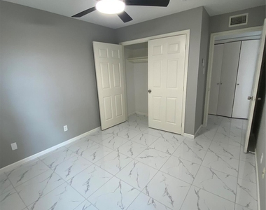 6633 W Airport Boulevard - Photo Thumbnail 11