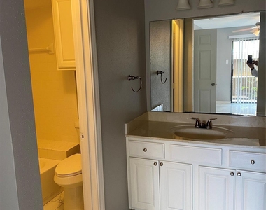 6633 W Airport Boulevard - Photo Thumbnail 8