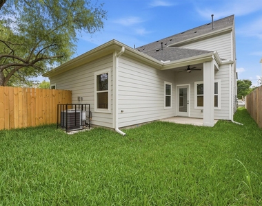 4354 Clover Street - Photo Thumbnail 24