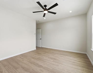 4354 Clover Street - Photo Thumbnail 21