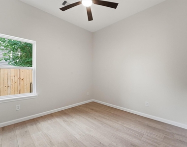 4354 Clover Street - Photo Thumbnail 13