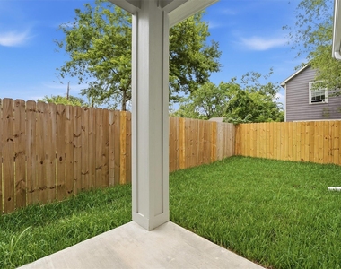 4354 Clover Street - Photo Thumbnail 23