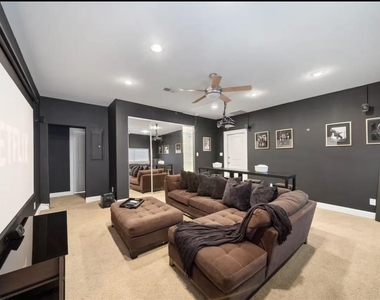 2512 Leeland Street - Photo Thumbnail 9