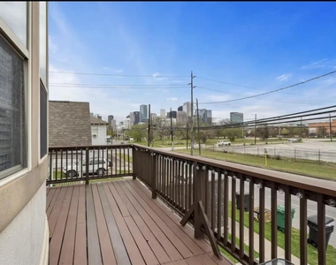 2512 Leeland Street - Photo Thumbnail 4