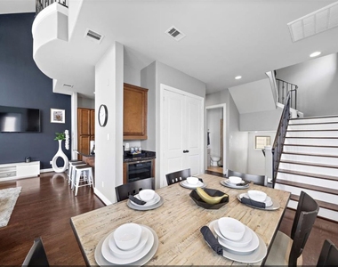 2512 Leeland Street - Photo Thumbnail 15