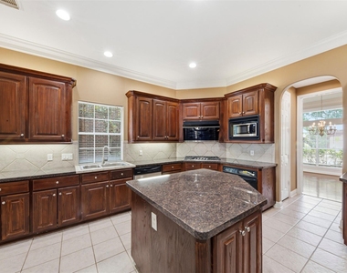 17 Ambleside Crescent Drive - Photo Thumbnail 12