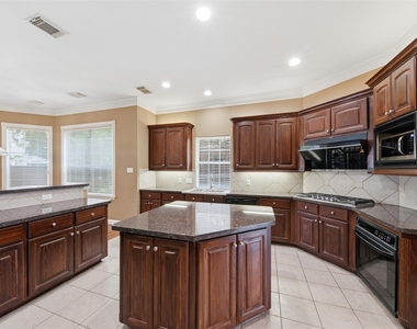 17 Ambleside Crescent Drive - Photo Thumbnail 11