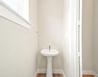 2974 Alice Street - Photo Thumbnail 34