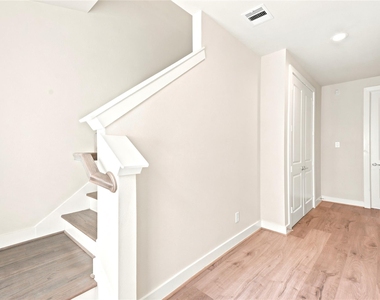 2974 Alice Street - Photo Thumbnail 6