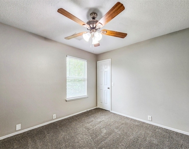 19222 Indian Stone Lane - Photo Thumbnail 11