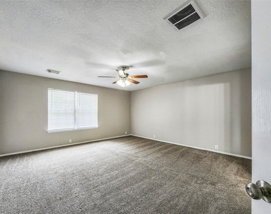 19222 Indian Stone Lane - Photo Thumbnail 9