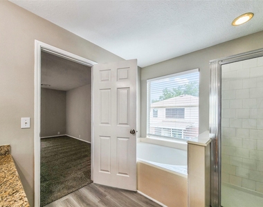 19222 Indian Stone Lane - Photo Thumbnail 10