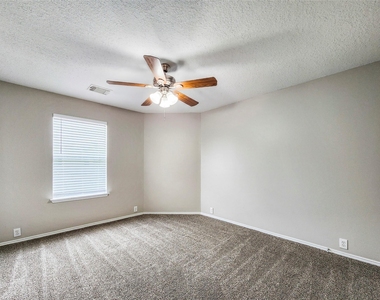 19222 Indian Stone Lane - Photo Thumbnail 12