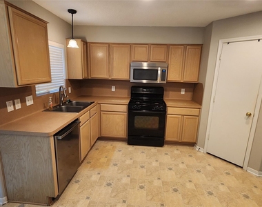12214 Carriage Oak Circle - Photo Thumbnail 6