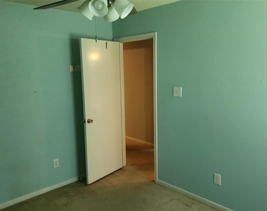 12214 Carriage Oak Circle - Photo Thumbnail 29