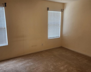 12214 Carriage Oak Circle - Photo Thumbnail 15