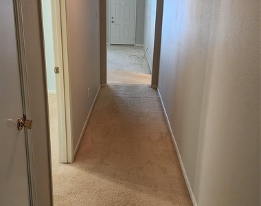 12214 Carriage Oak Circle - Photo Thumbnail 11