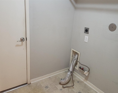 12214 Carriage Oak Circle - Photo Thumbnail 33