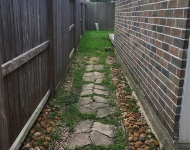 12214 Carriage Oak Circle - Photo Thumbnail 39