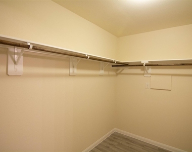 3514 Bluebird Park Lane - Photo Thumbnail 9
