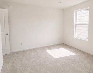21365 Carosella Drive - Photo Thumbnail 6