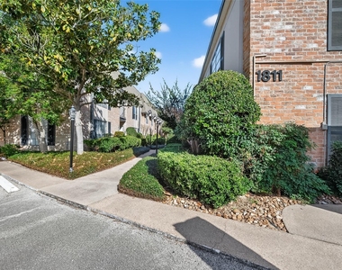 1811 Stoney Brook Drive - Photo Thumbnail 21