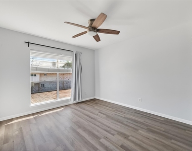 1811 Stoney Brook Drive - Photo Thumbnail 15