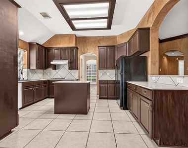 6323 Echo Lakes Lane - Photo Thumbnail 3