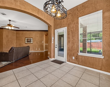 6323 Echo Lakes Lane - Photo Thumbnail 14