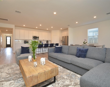 21830 Redwood Bluff Trail - Photo Thumbnail 5